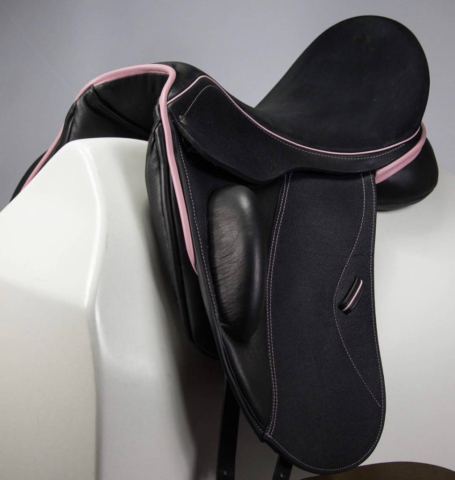 Everest R blk buff pink patent facing welt - Custom Saddlery, Dressage Saddles | Drakesaddlesavvy.com